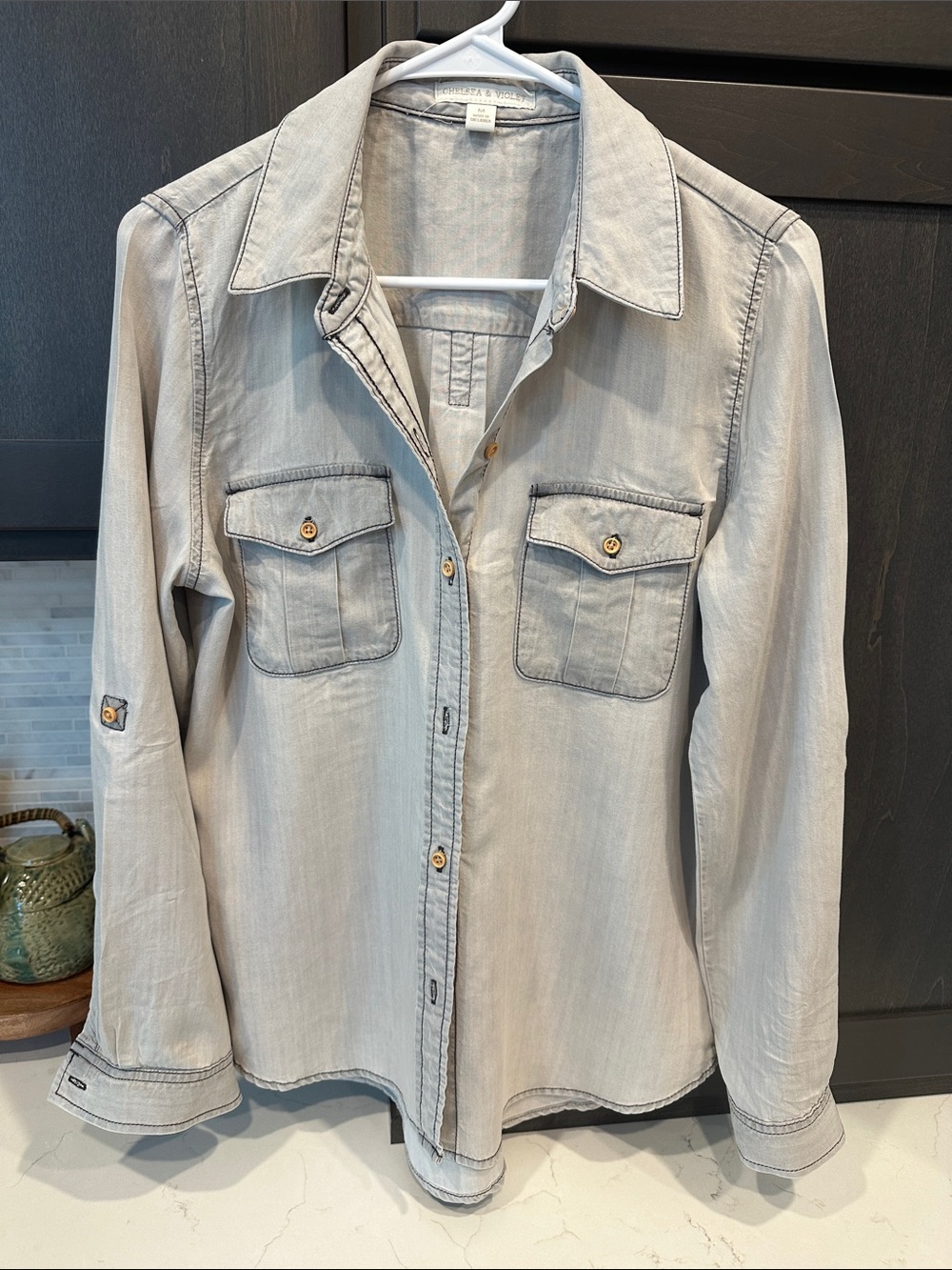 Chelsea & Violet Light Gray Button-Up Shirt